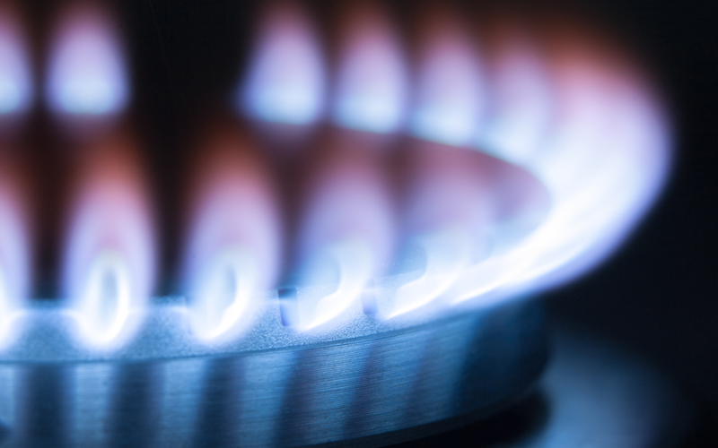 тепловой поток пожар. огонь низкой температуры. температура огня. цвет пламени и температура. температура пламени горения древесины.