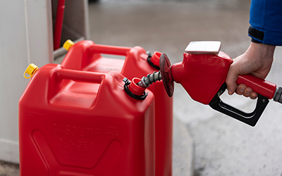 Зберігаємо пальне для заправлення електрогенератора: кого та як інформувати?